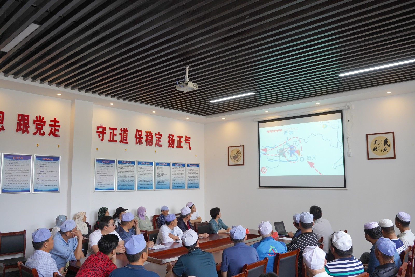 西征网总编辑陶冰峰到伊斯兰教协会分享民族团结故事