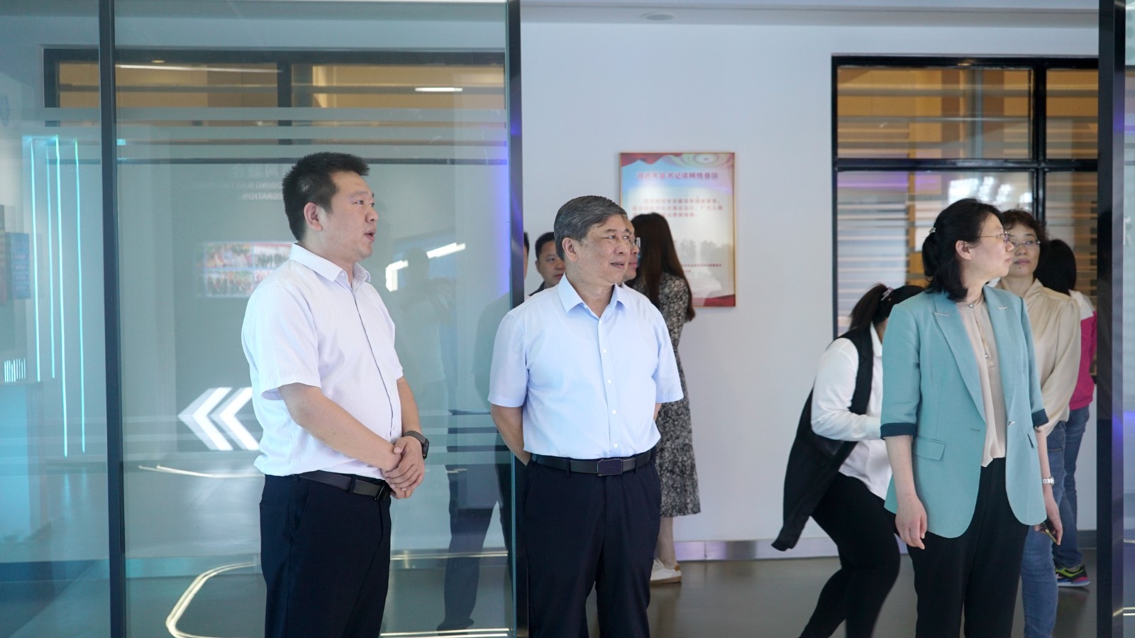 省大数据调研领导莅临西征网调研工作