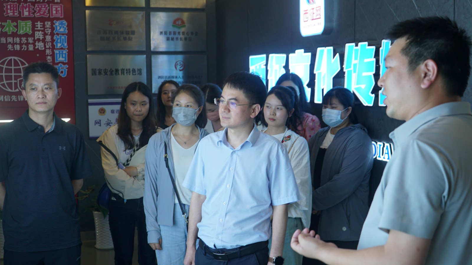 西征网总编辑陶冰峰参加“网聚正能量 奋进新时代”新媒体采风活动